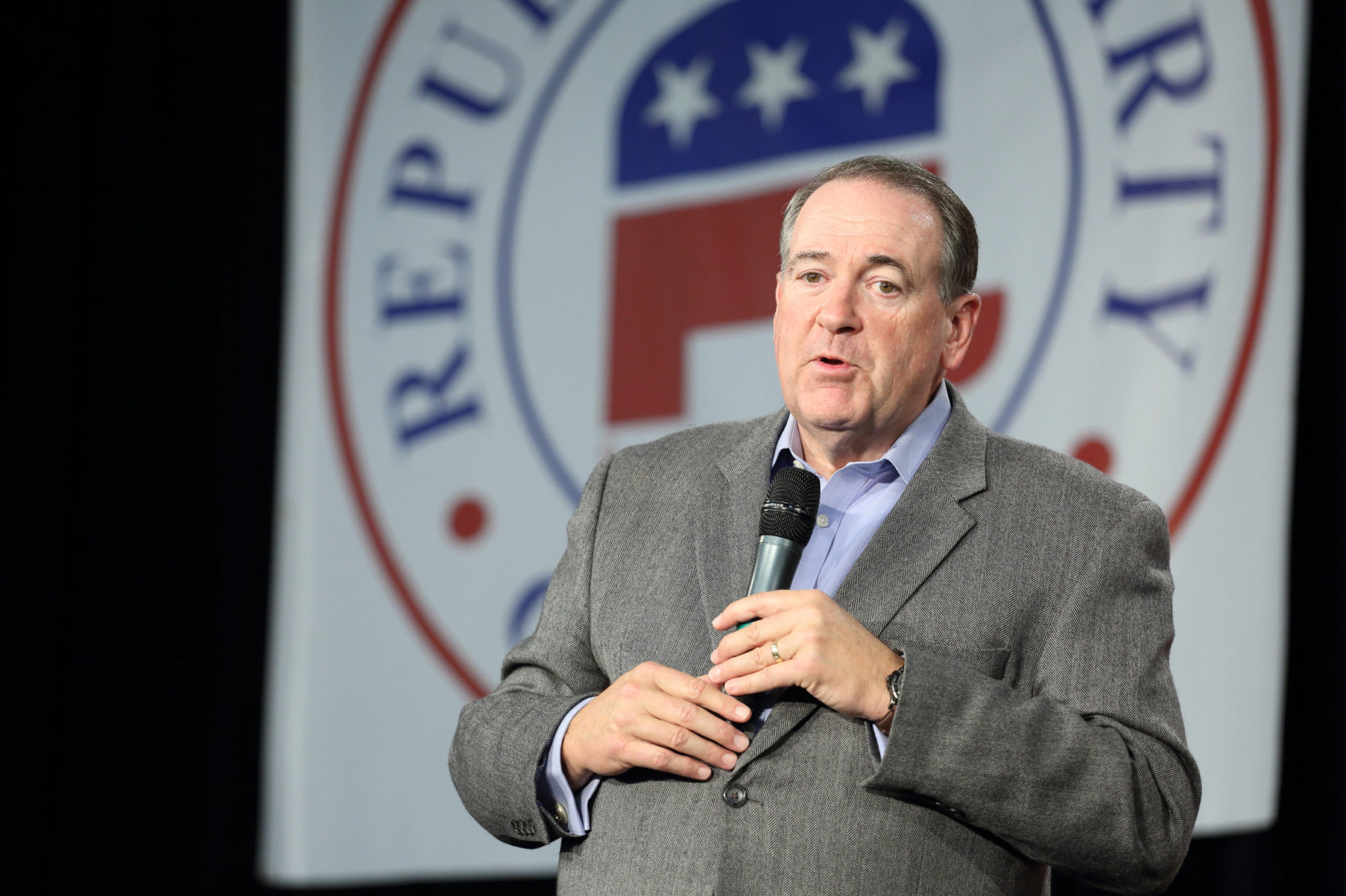 Mike Huckabee speaks at a Republican rally