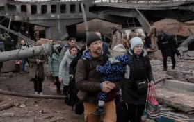 ukraine people fleeing war